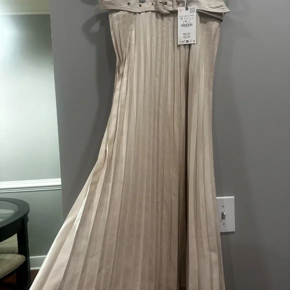 open lace back dress Zara Beige Khaki Chino Pleated High Waisted Tapered Trousers Dress Pants  Size S main image 1